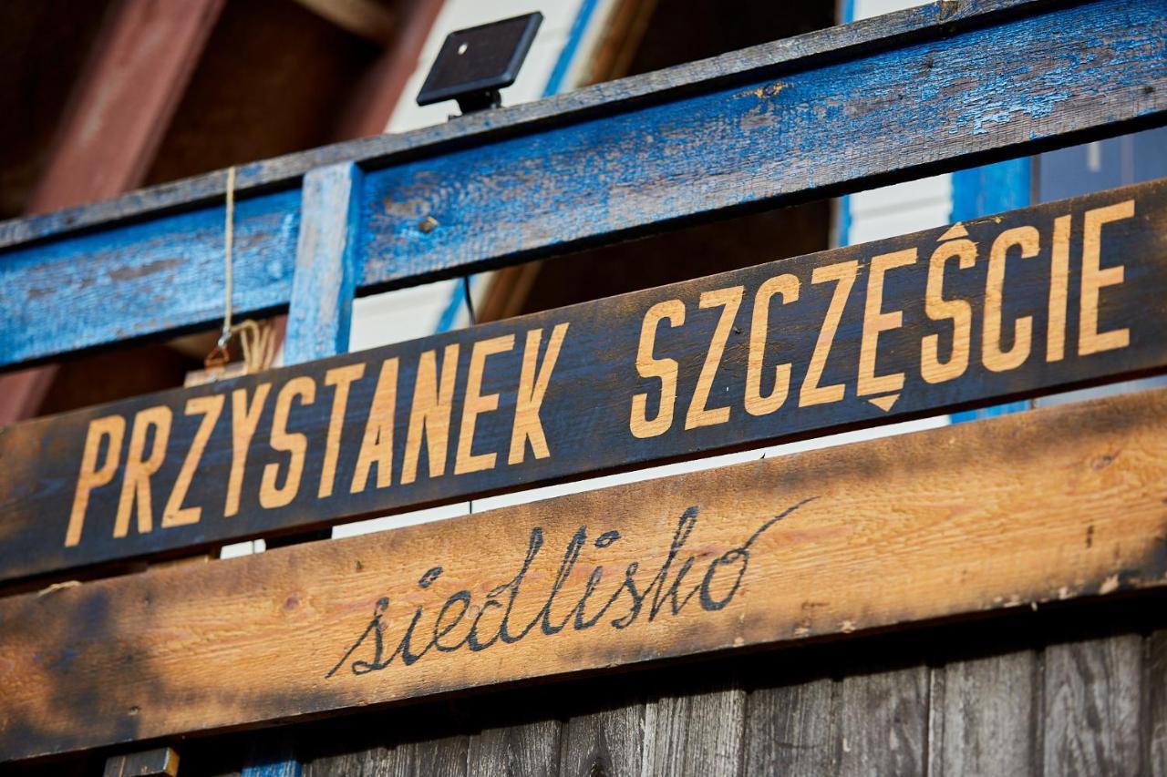 Siedlisko Przystanek Szczescie Apartment *