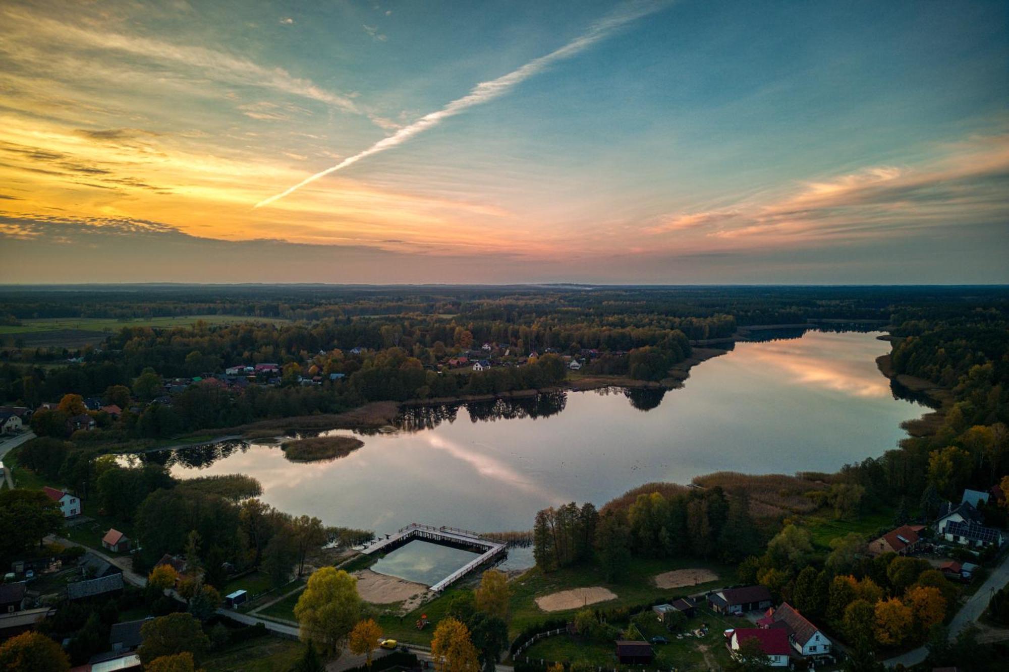 Siedlisko Przystanek Szczescie Apartment Piasutno